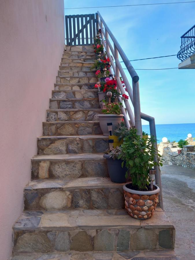 Agatha Appartments Paliouria Kokkino Nero Bagian luar foto